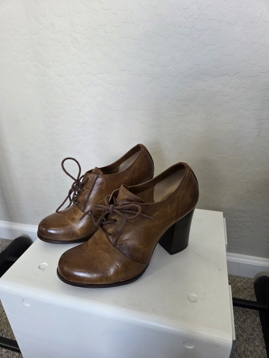 Frye Shoes - Frye Brown Leather Lace-Up Block Heel Oxfords